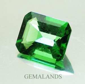 Moldavita verde natural-talla esmeralda oct-lateral